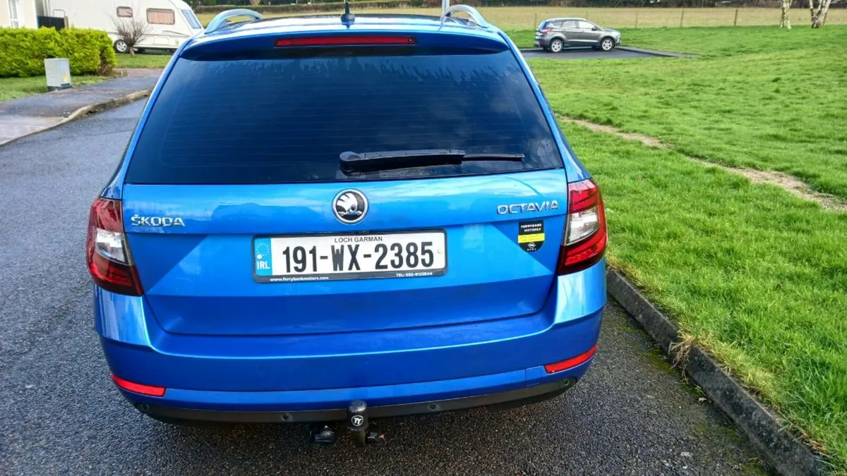 191 Skoda Octavia - Image 2