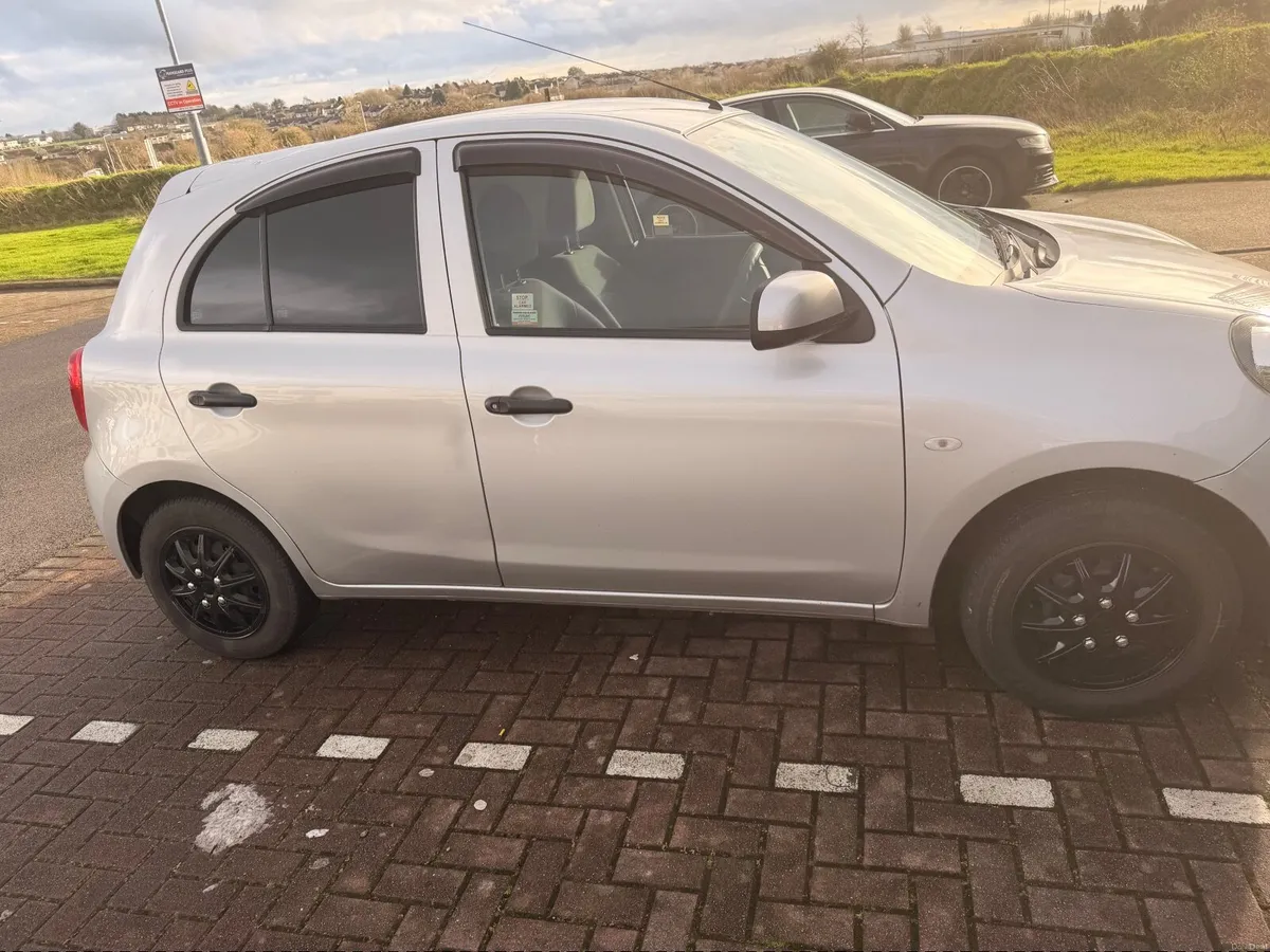 Nissan March 2017 Automatic - Image 4