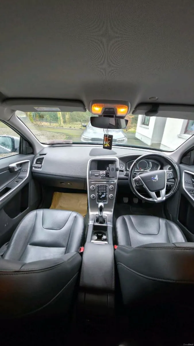 Volvo XC60 - Image 3
