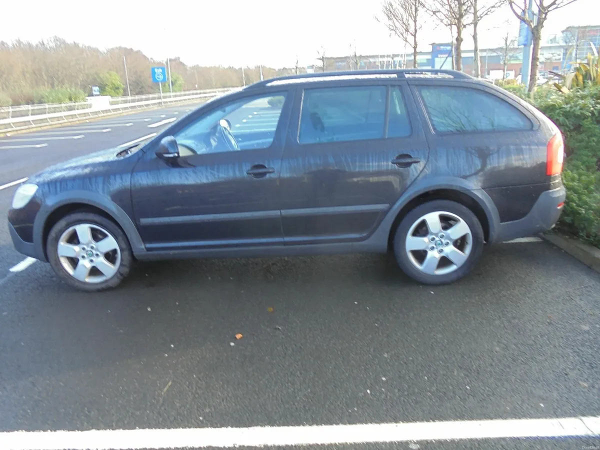 2011 skoda octavia scout 4x4 estate, 2 litre tdi - Image 3