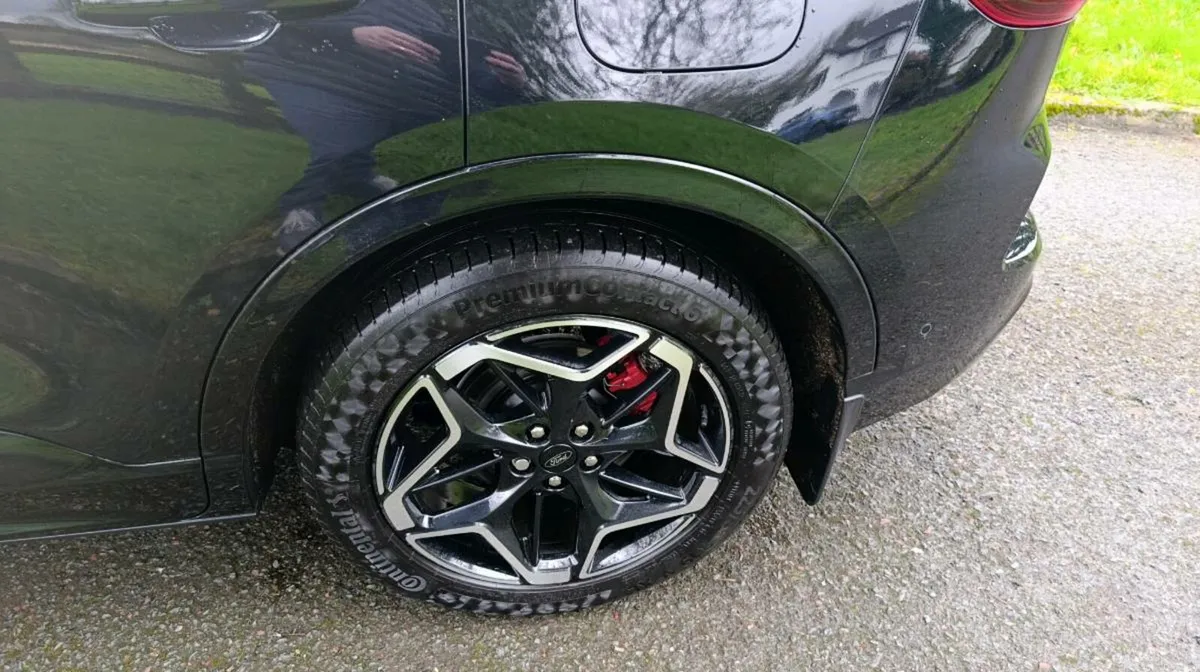 2025 Ford Kuga Stline X - Image 4