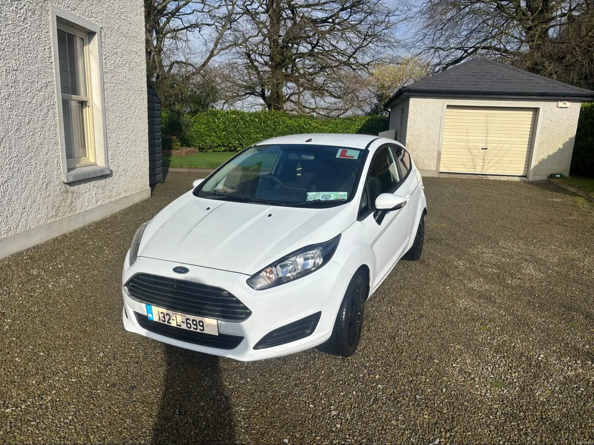 Ford Fiesta 2013 - Image 2