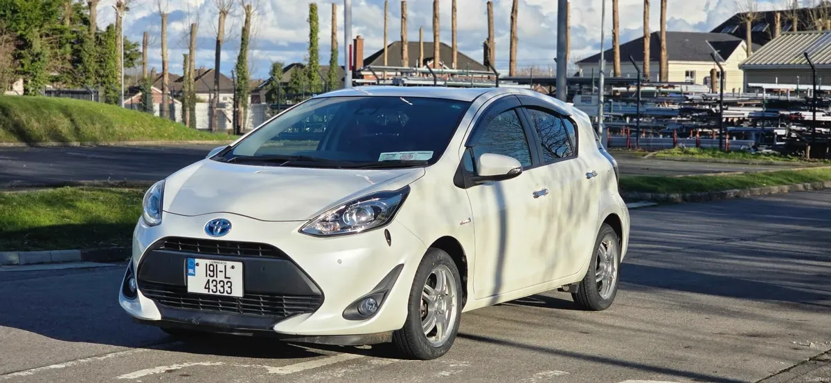 Toyota Aqua 2019 Hybrid push start - Image 1