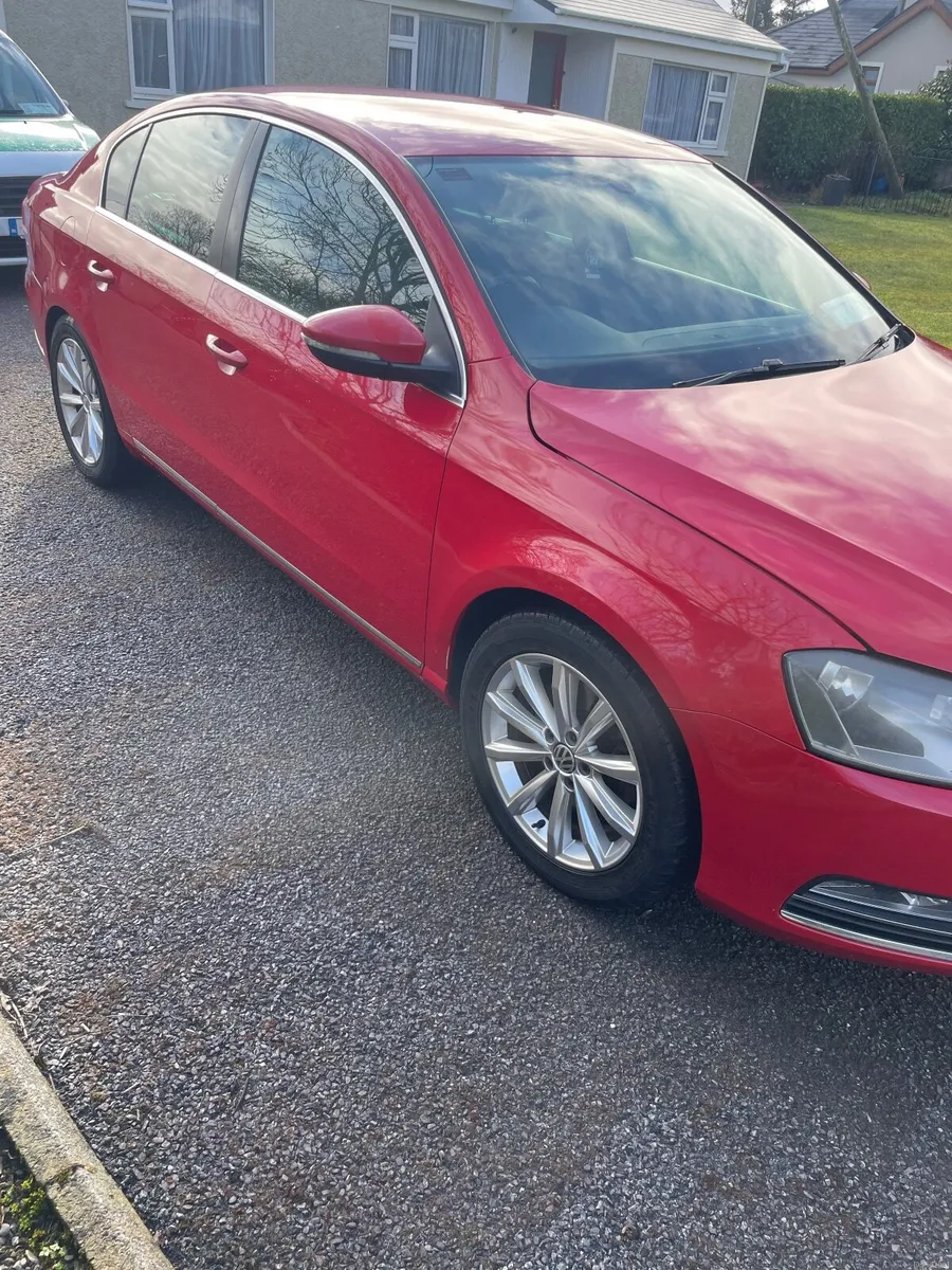 Volkswagen Passat 2012 - Image 3