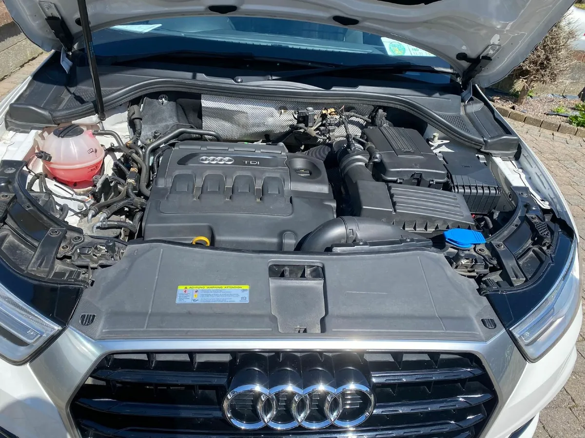 Audi Q3 2015 - Image 2