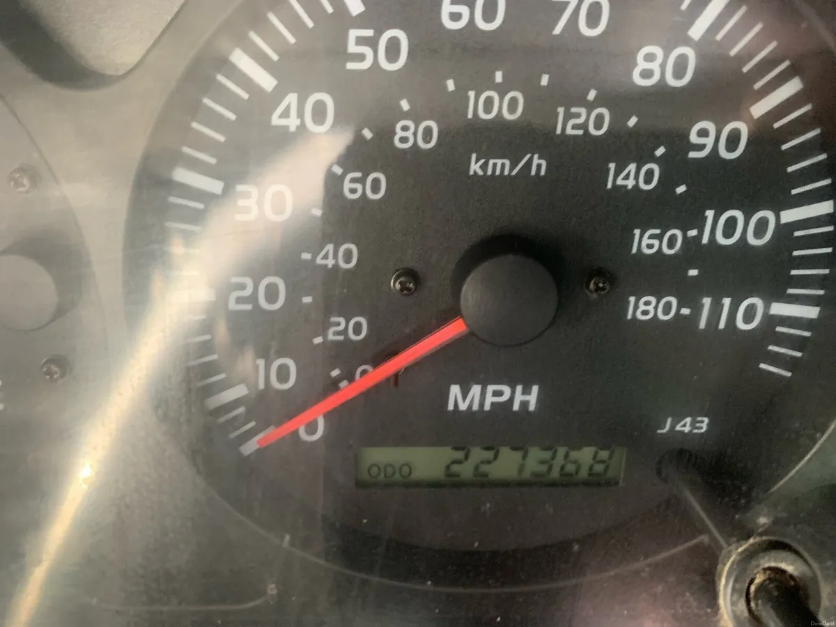 00 Toyota landcruiser - Image 2