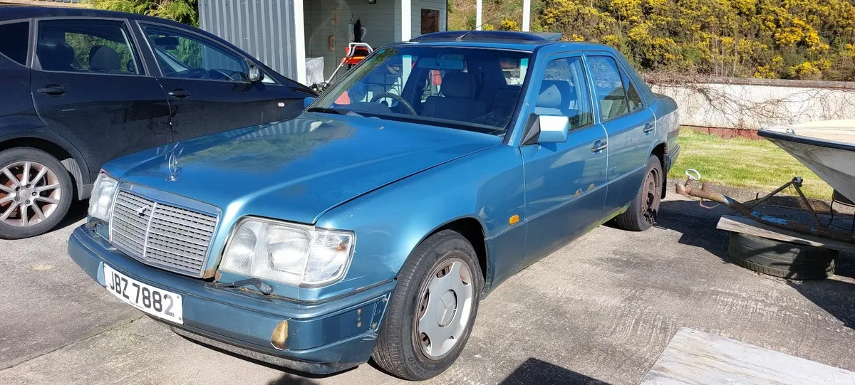 Mercedes-Benz E-Class 1993 - Image 3