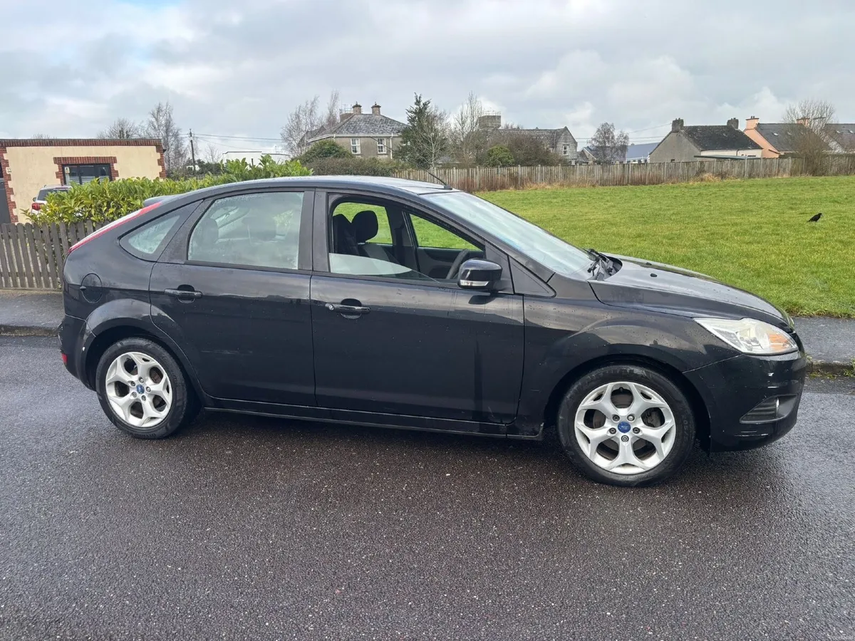 Ford Focus 2011 - Image 3