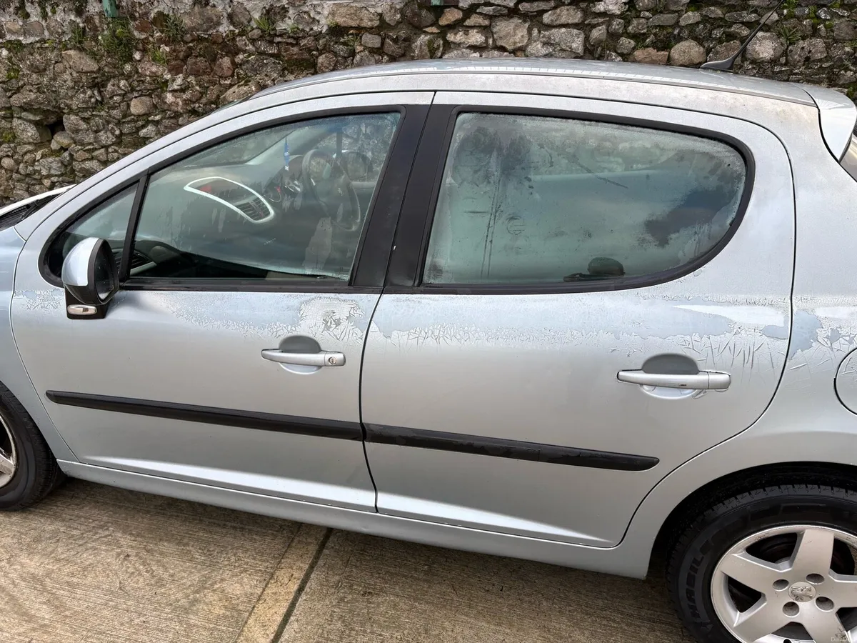 09 PEUGEOT 207 1.4 PETROL - Image 4