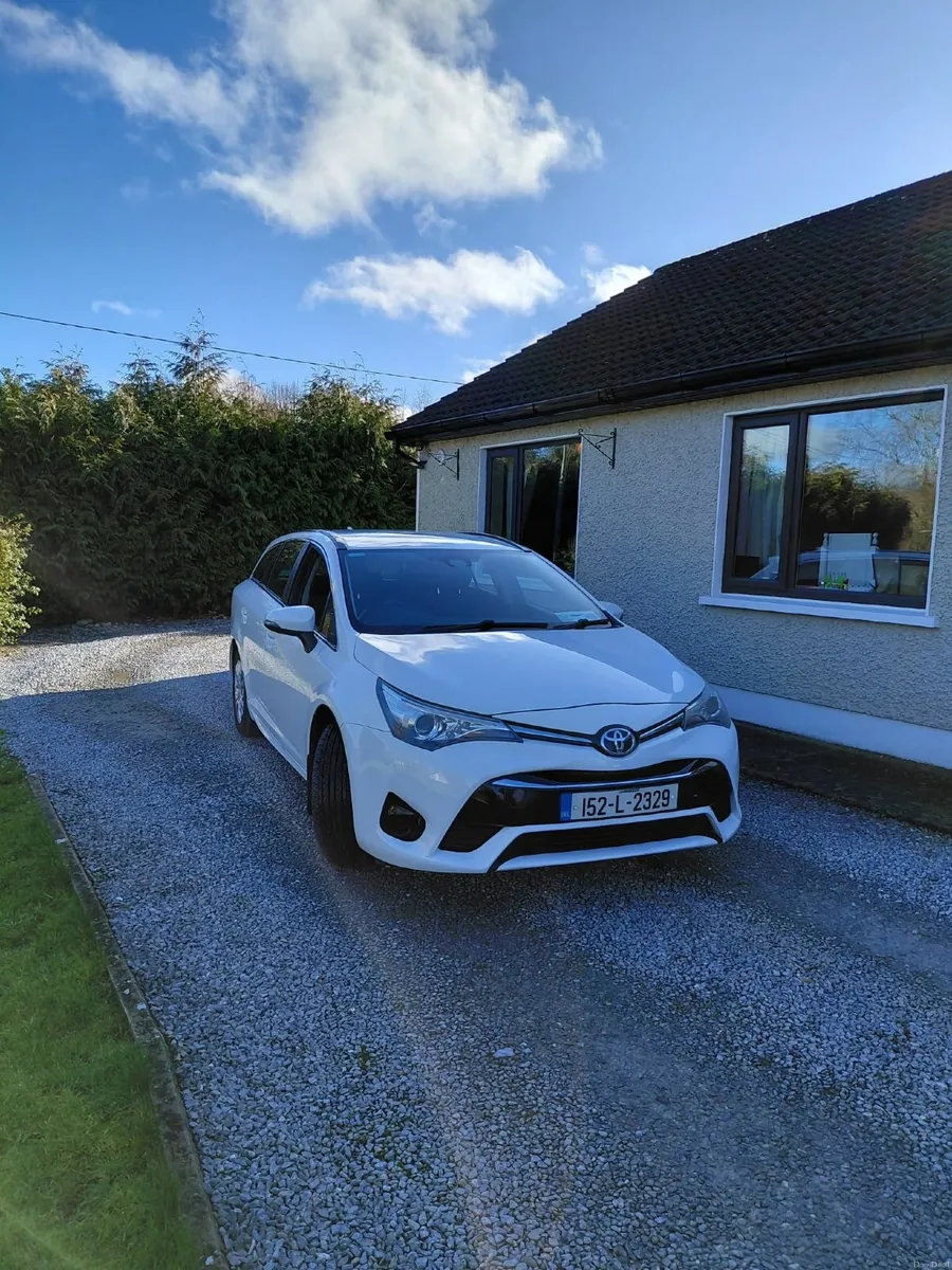 Toyota Avensis 2015 1.6 - Image 2
