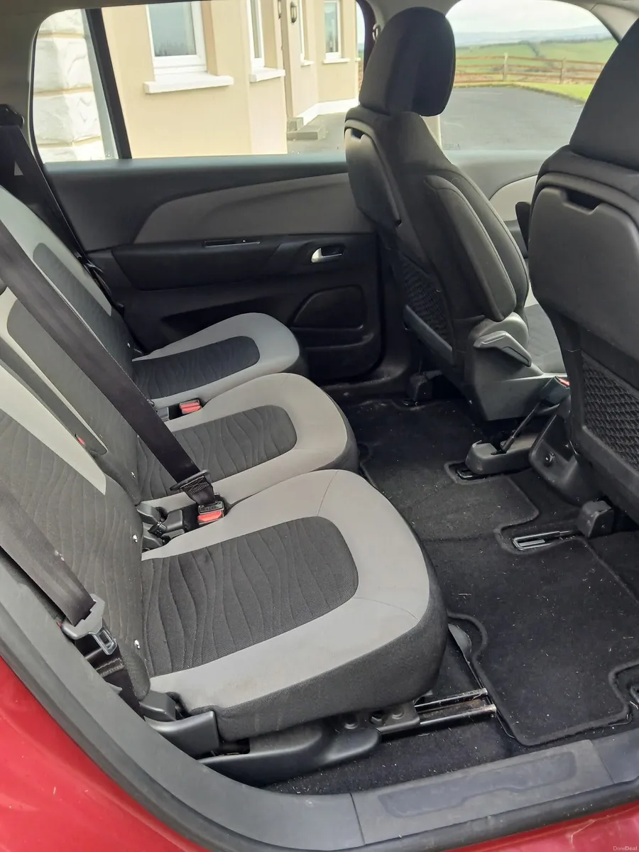 Citroen C4 2016 7 seat's - Image 4