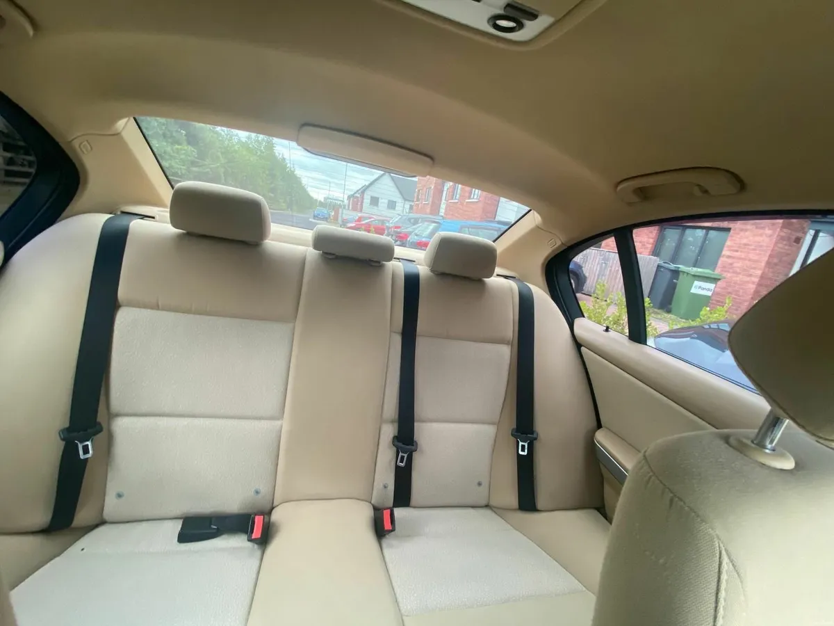 BMW 3-Series 2008 - Image 2