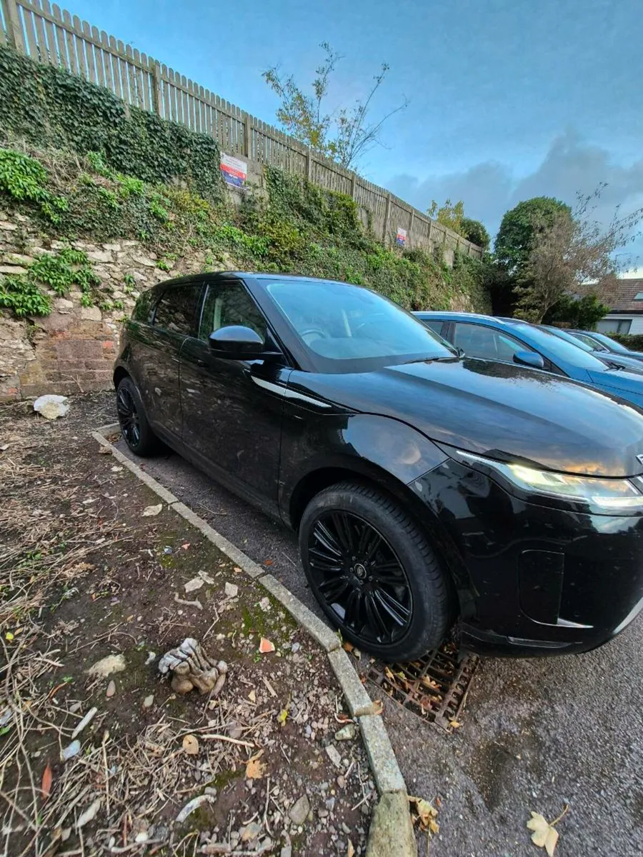 191 Range Rover Evoque - Image 2