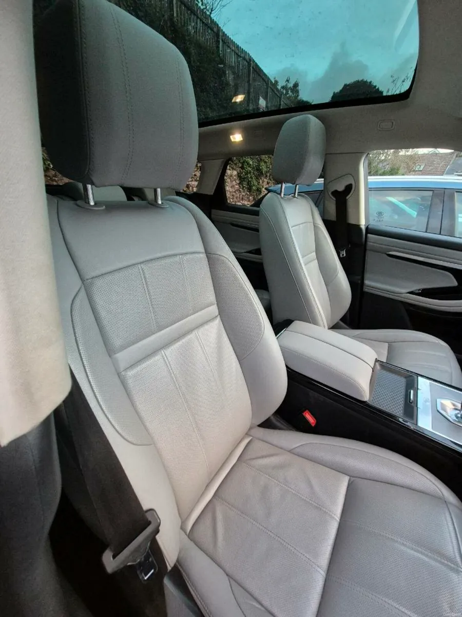191 Range Rover Evoque - Image 4