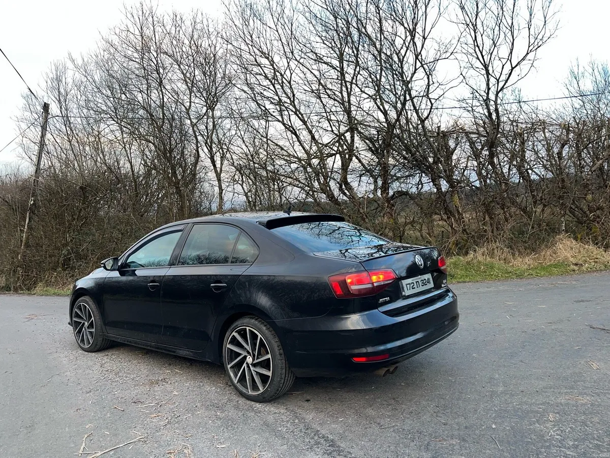 2017 Volkswagen Jetta - Image 3