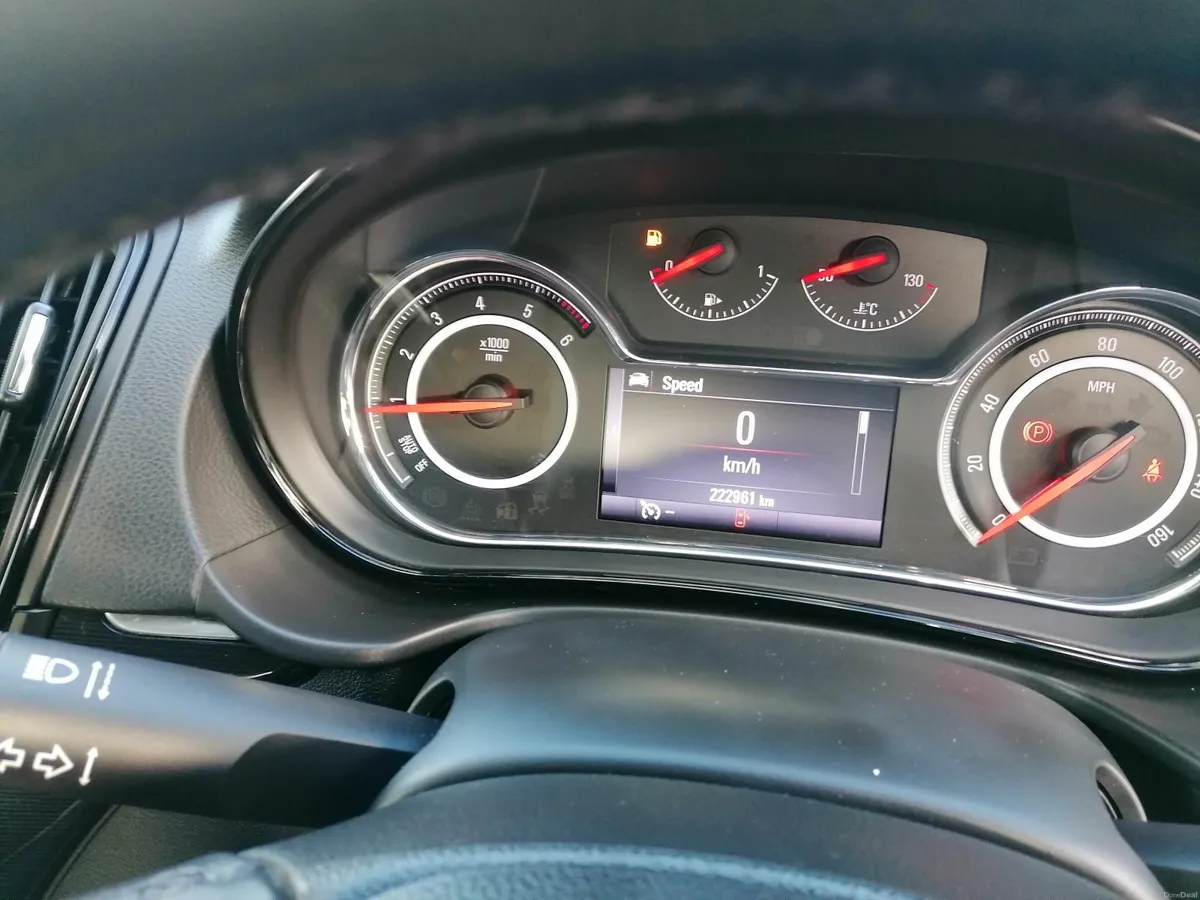 Insignia high spec car low kms - Image 3