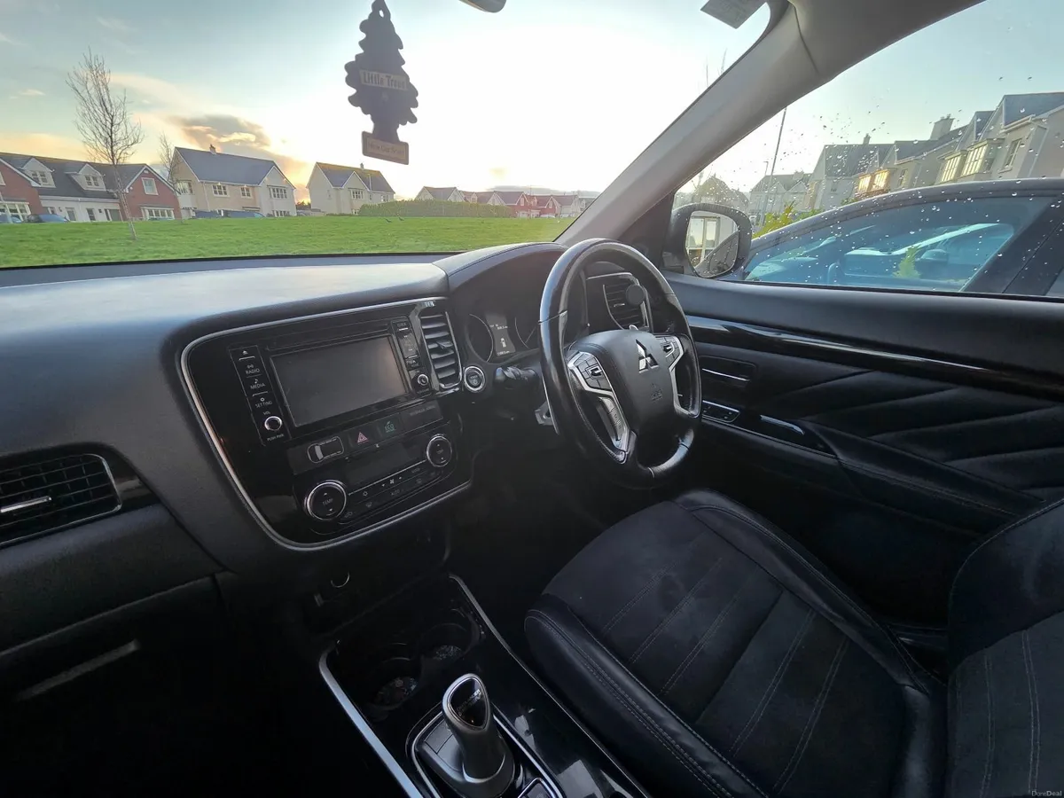 Mitsubishi Outlander 2017 - Image 4