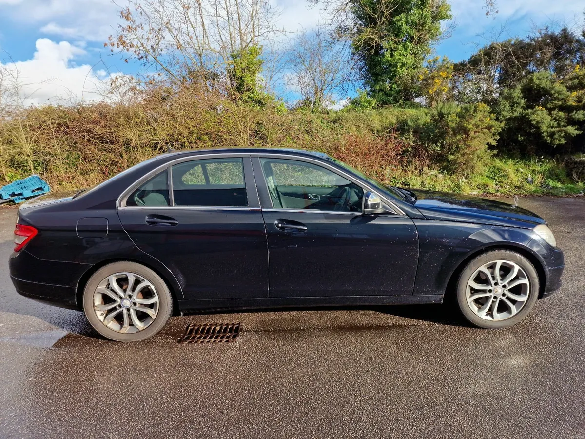 Mercedes-Benz C-Class 2008 - Image 2