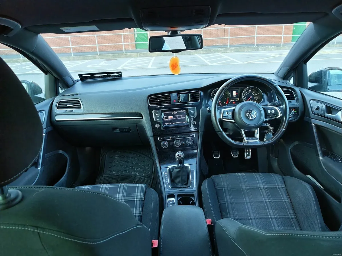 Volkswagen Golf 2014 - Image 4