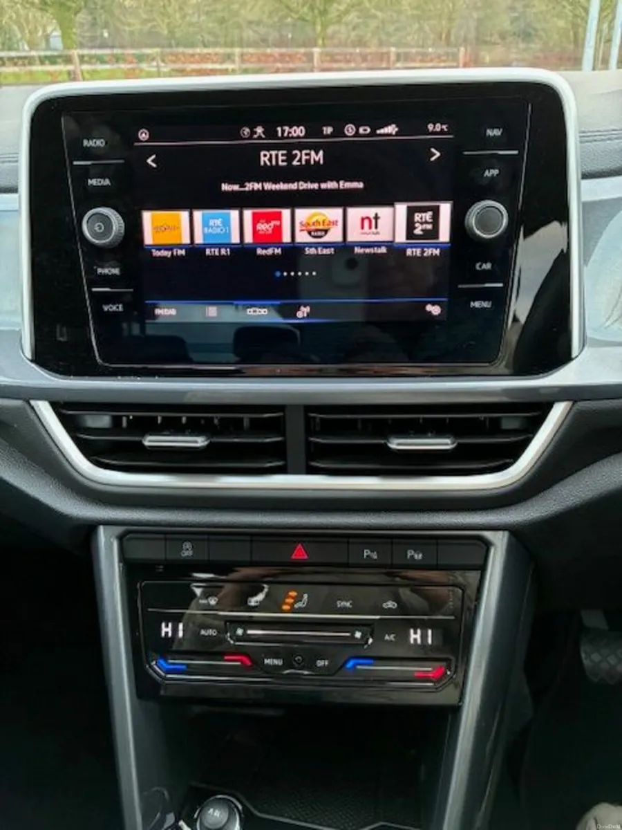 Volkswagen T-Roc 2024 Style - Image 3