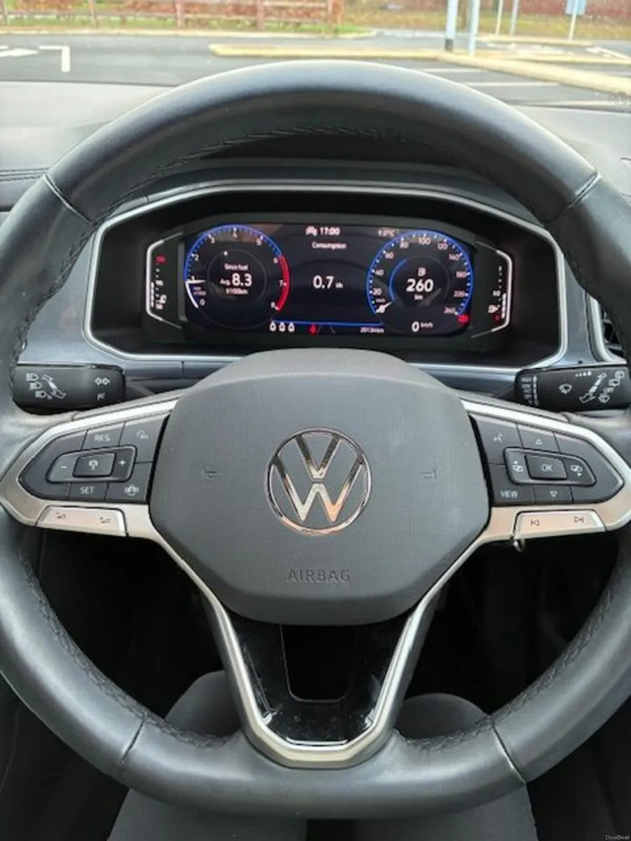 Volkswagen T-Roc 2024 Style - Image 4