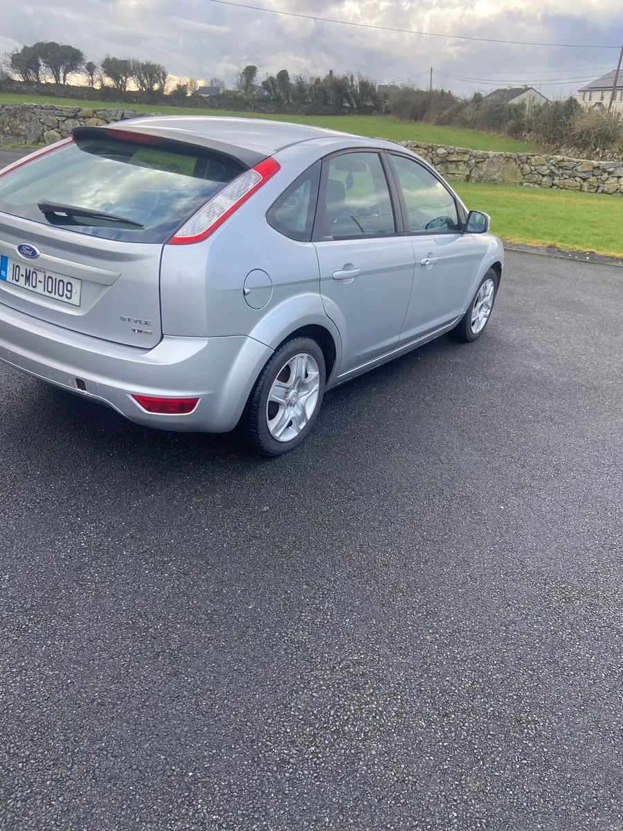 Ford focus 2010 - Image 4