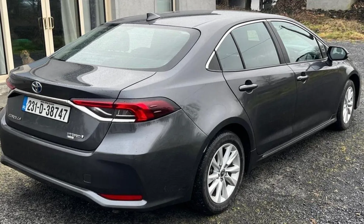 2023 Toyota Corolla Luna Hybrid - Image 3