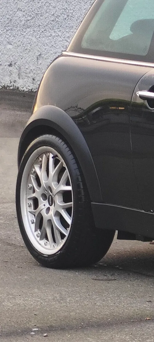 Wheels from a mini one 18s - Image 2
