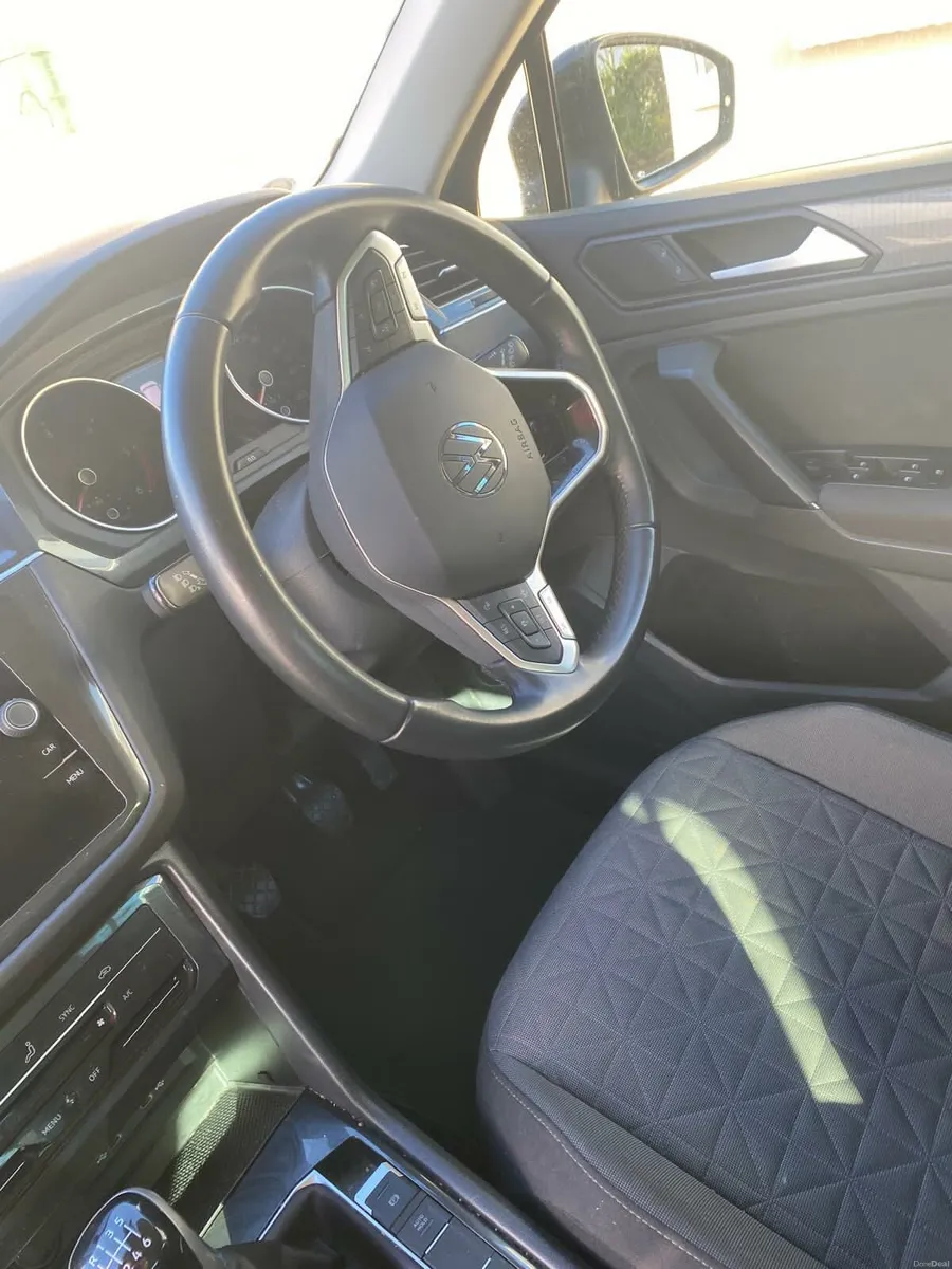 Volkswagen Tiguan - Image 2