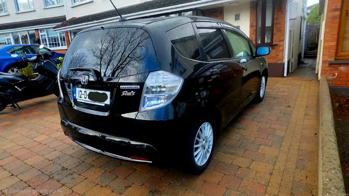 Honda Fit 2012 Hybrid 1.3 Automatic - Perfect! - Image 4