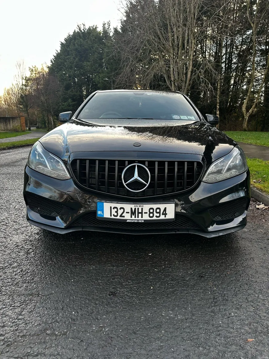MERCEDES BENZ E250 CDI AMG LINE - Image 3
