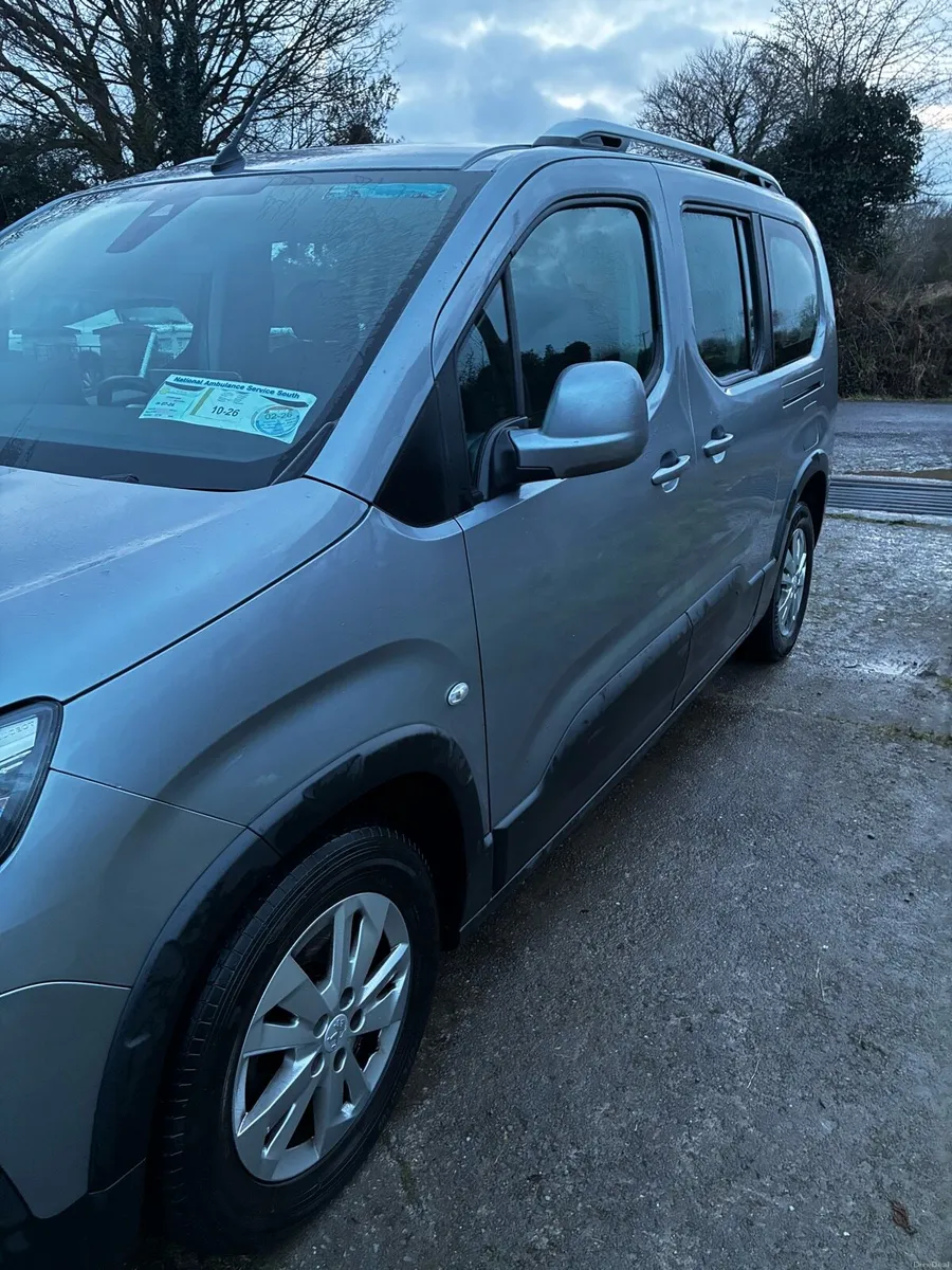Peugeot Rifter 7 seater - Image 3
