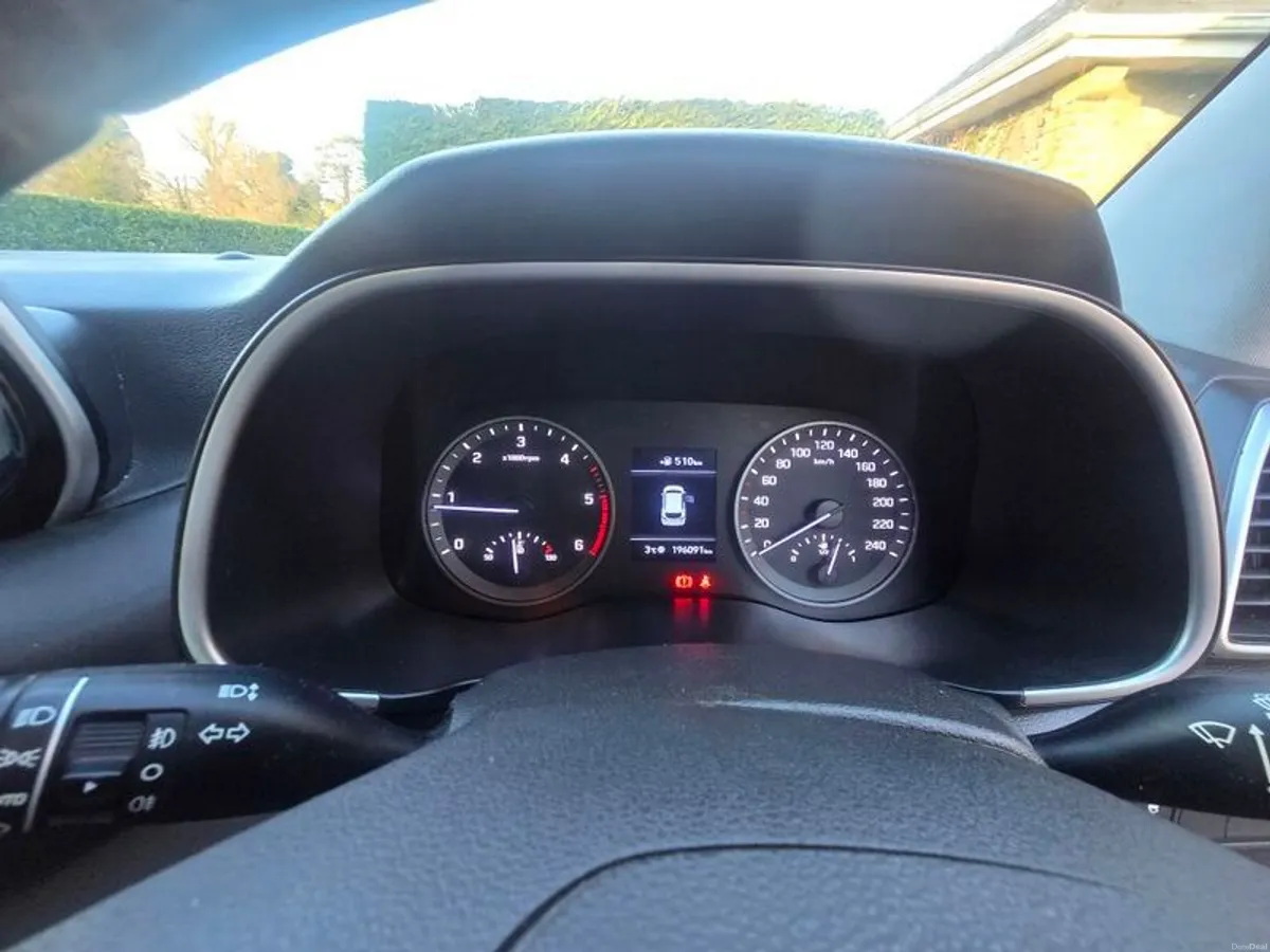 2019 Hyundai Tucson Commercial - Image 3