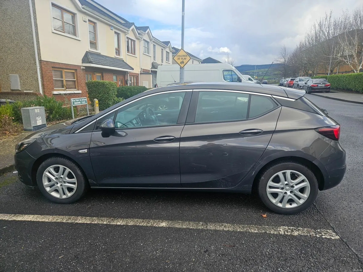 Opel Astra 2016 - Image 2