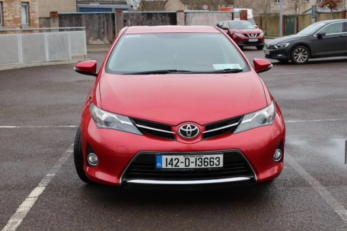 Toyota Auris 2014 Lowest Miles - Image 3