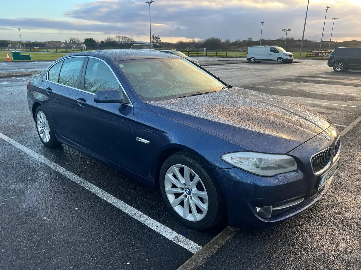 BMW 5-Series 2011 - Image 1