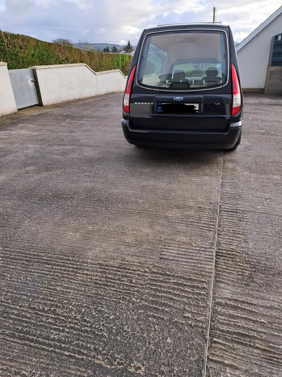 Ford Mondeo Hearse 2004 - Image 3