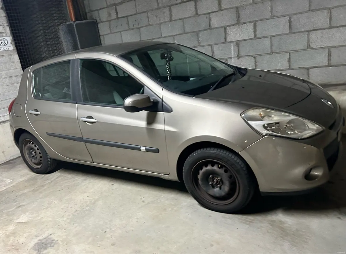 Renault Clio - Image 2