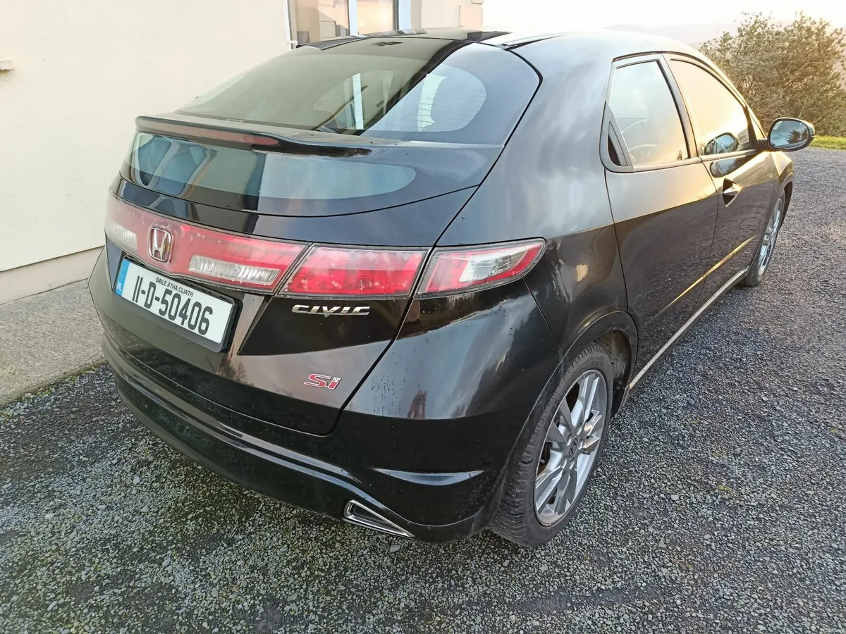 Honda Civic 2011 - Image 2
