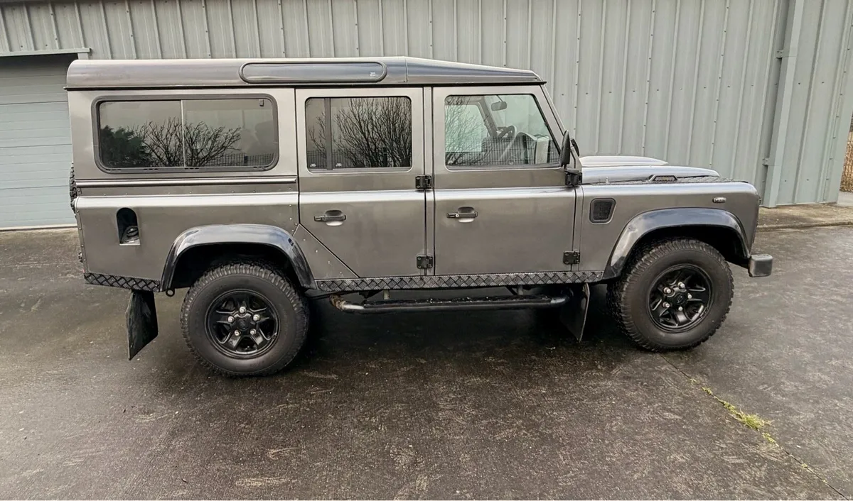 Land Rover Defender 110 - Image 2