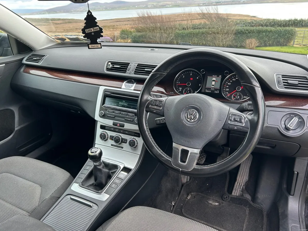 Volkswagen Passat 2013 - Image 3