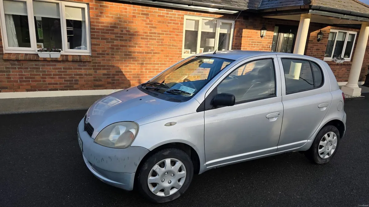 Toyota Yaris 1999 - Image 4