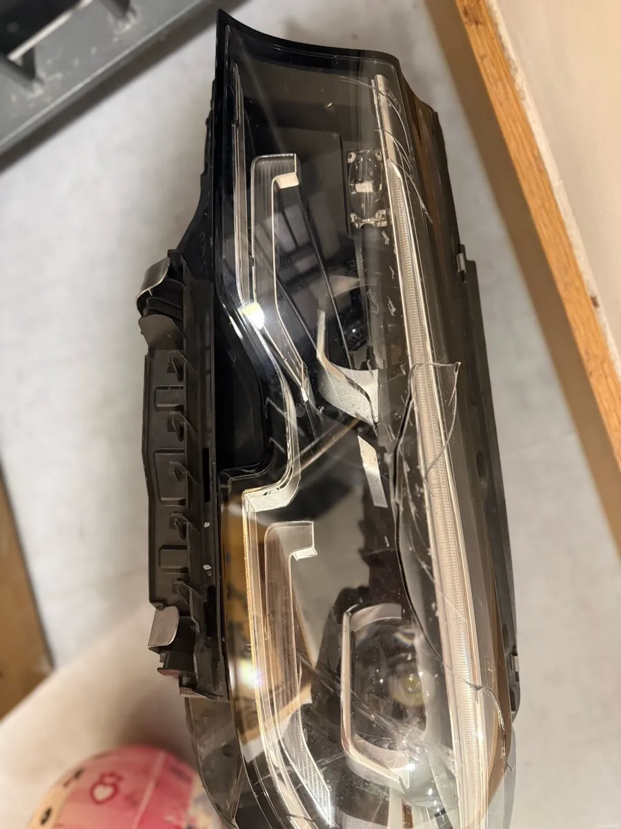 BMW front LED light - Image 2