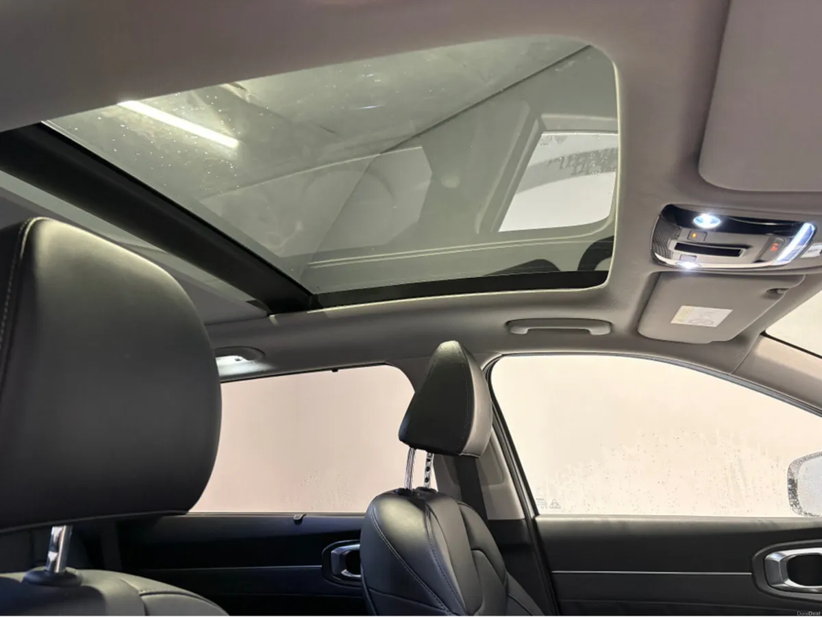 Kia Sorento MASSIVE SPEC - DIESEL - 7 SEATS - LEAT - Image 6