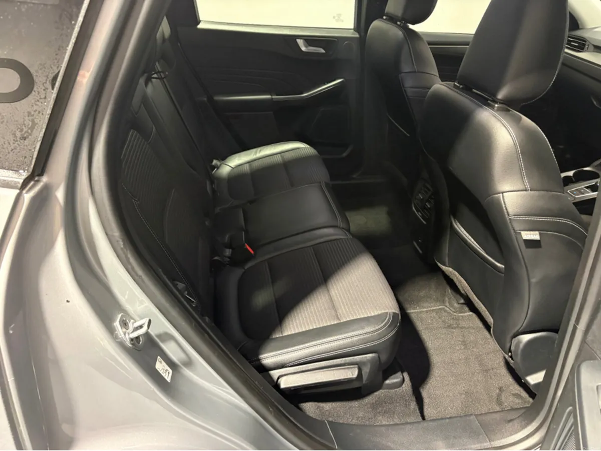 Ford Kuga 1.5 TDCI TITANIUM - AUTOMATIC- LOW KMS - Image 4