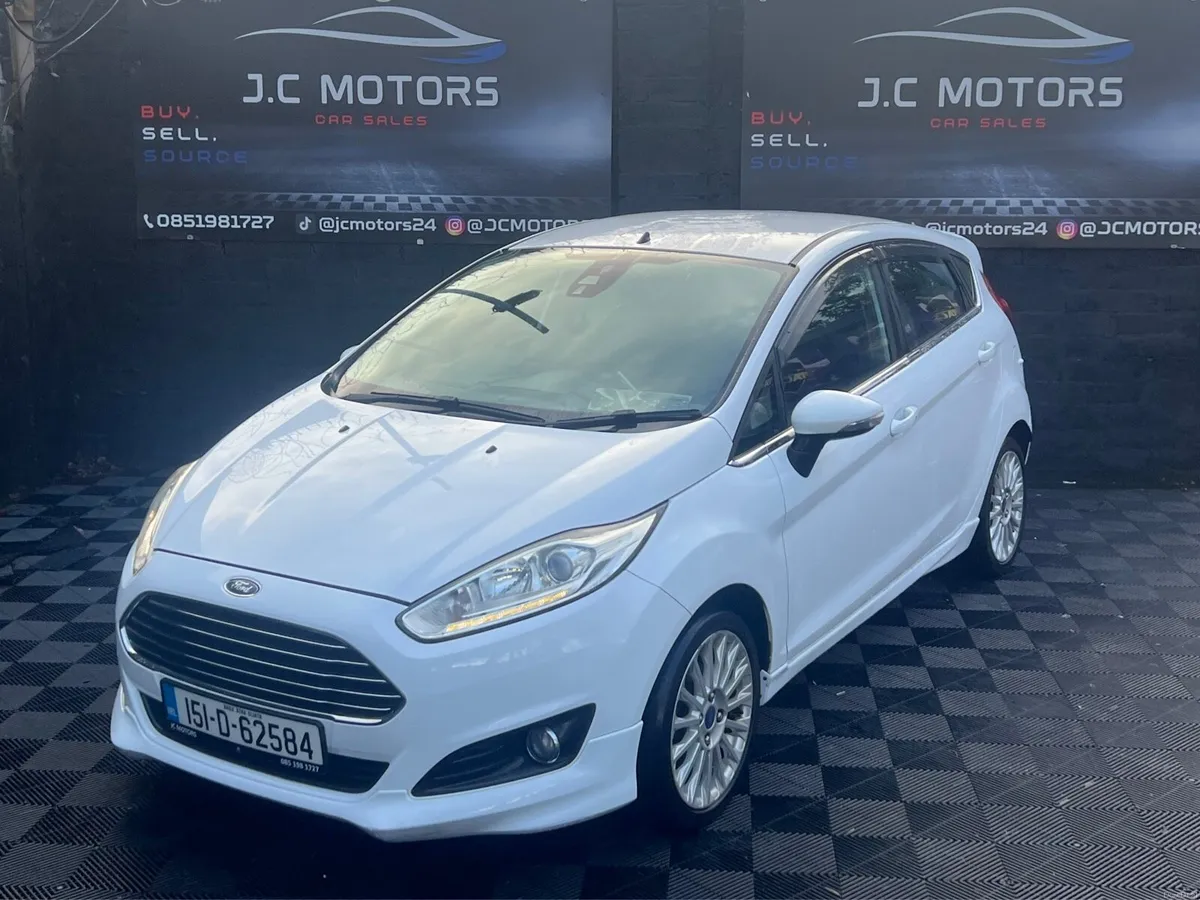 2015 Ford Fiesta (Low KM) Automatic - Image 3