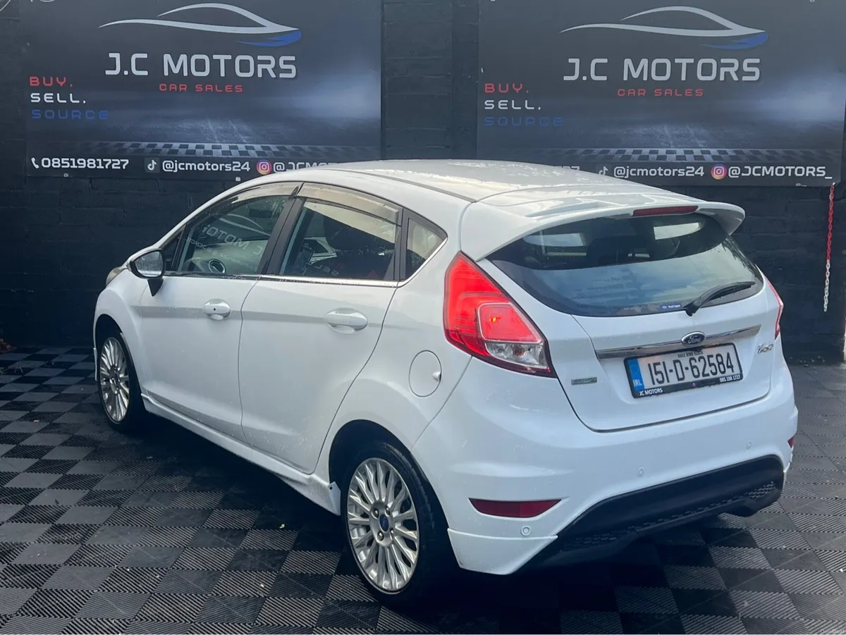2015 Ford Fiesta (Low KM) Automatic - Image 4