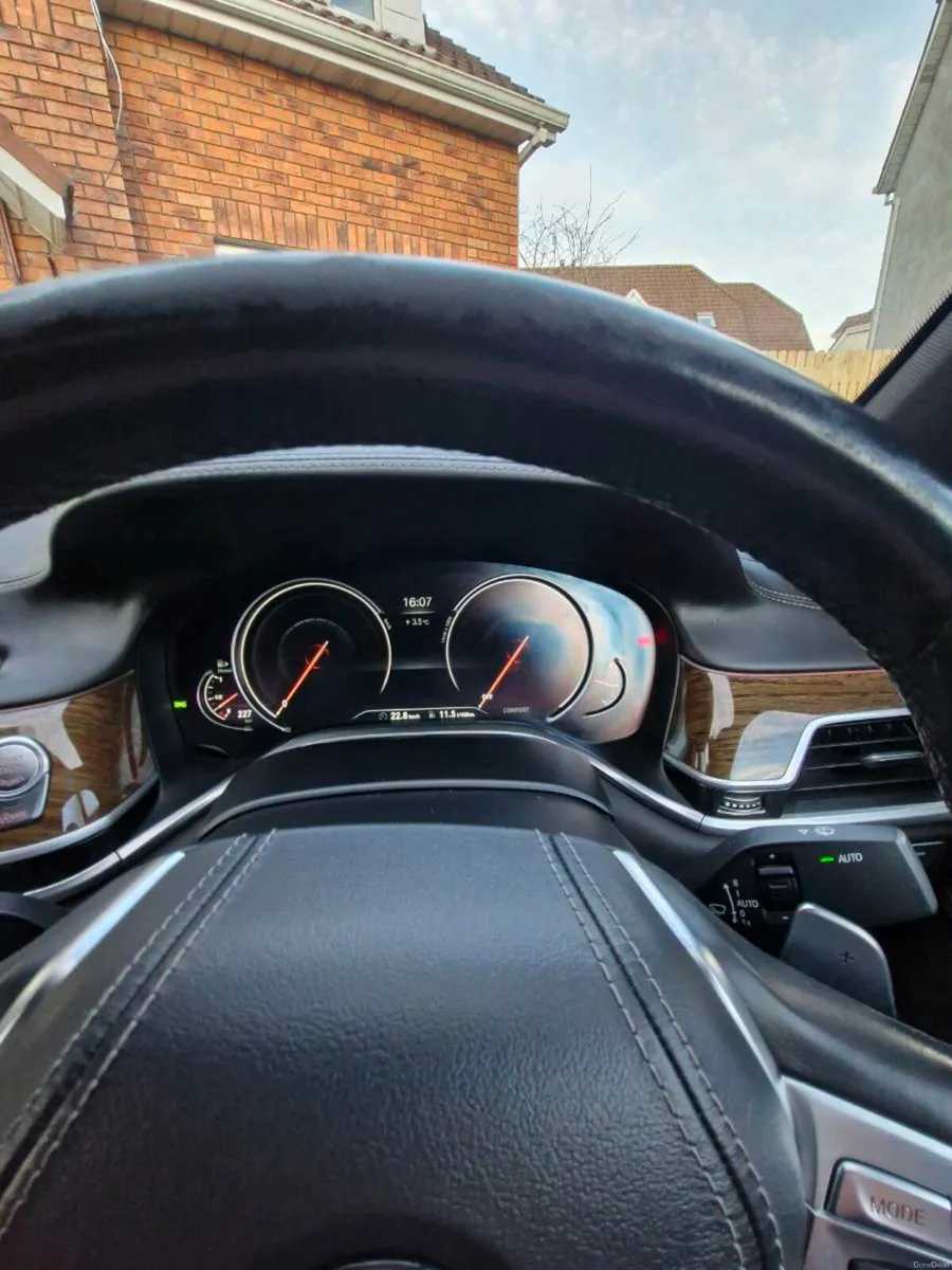 BMW 740d - Image 2