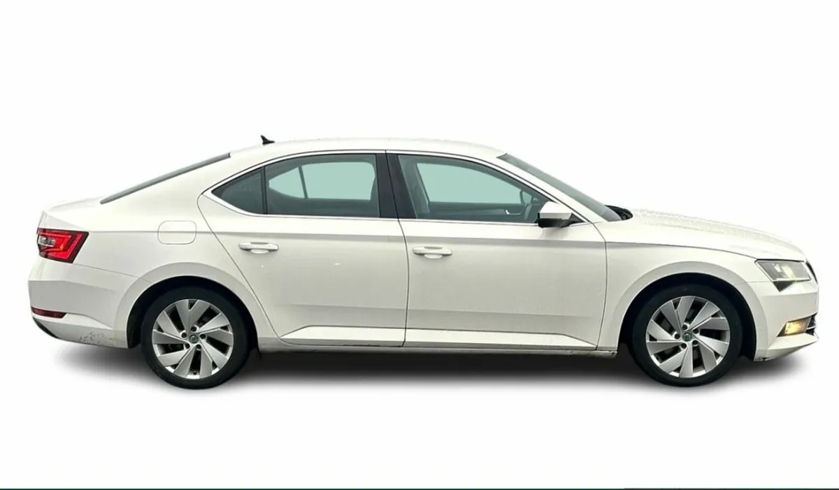 Skoda Superb - Image 2