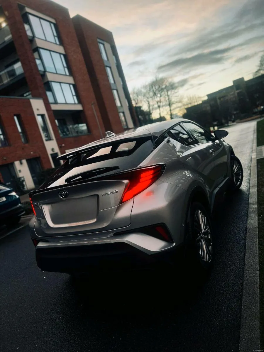 Toyota C-HR, SOL variant. Top of the range - Image 3
